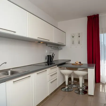 Livia Apartment Bol