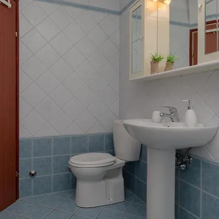 Apartment Livia Bol