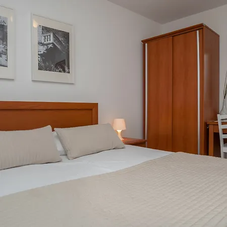 Apartment Livia Bol